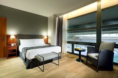 Double or Twin Room with View 4