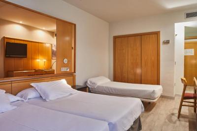 Habitaci&oacute;n Doble con cama supletoria (3 adultos) 3