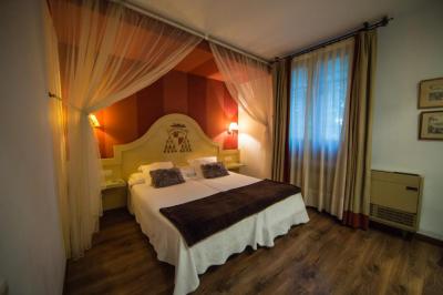 Twin Room 1