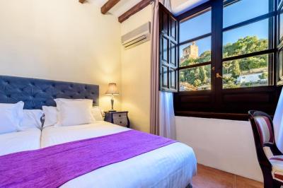 Double or Twin Room with Alhambra Views 2