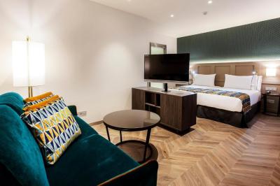 Double Room with Sofa Bed 3