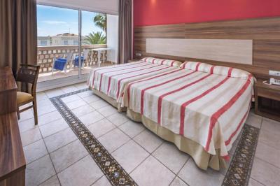 Quarto Familiar (2 Adultos + 3 Crian&ccedil;as) 13