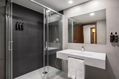 Family Suite (2 Adults + 2 Children) ( free Parking  ) 1