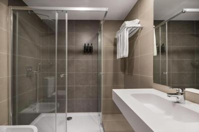 Deluxe Twin Room ( free Parking ) 4