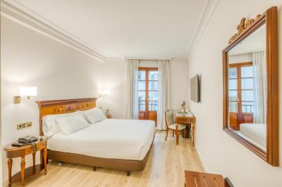 Habitacion clasica con vistas a la ciudad  - 1 Cama Doble 5