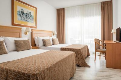 Quadruple Room with Pool View (3 Adults + 1 Children) 12