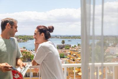 Double Room with Balcony - High Floor 5