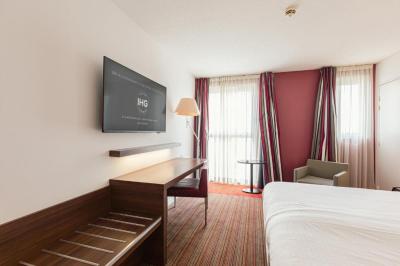 Standard King Room 4
