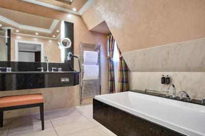 Family triple room 4
