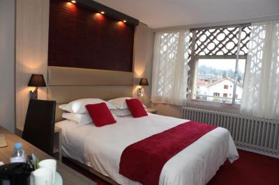 Connecting Suite 3