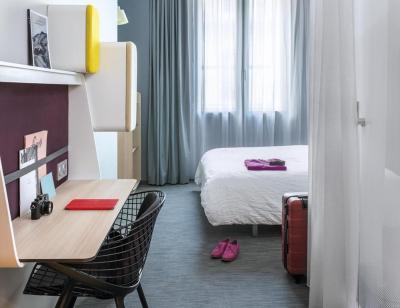 Classic Room Rh&ocirc;ne view 3