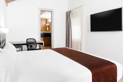 Queen Room - Non-SMoking 2