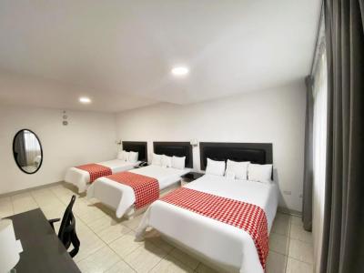 Twin Room with Three Twin Beds - Smoking 7