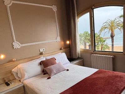 Small Double Room with Sea View 7