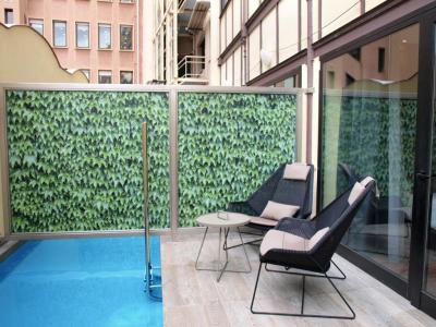 Executive Room with Pool & Spa Access 9