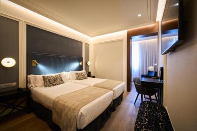 Superior Premium Room with Spa Access 10