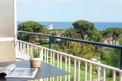 Superior Double or Twin Room with Sea View 2
