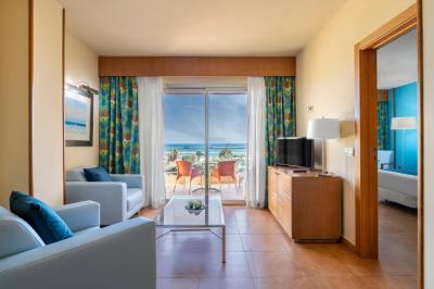 Senior Suite (2 Adulti + 1 Bambino) 23