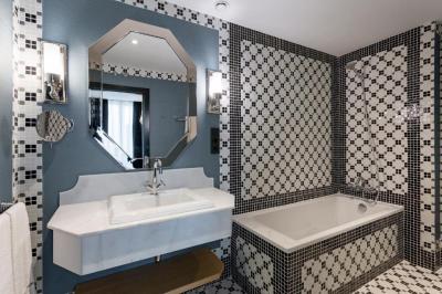 Quarto Duplo com Estacionamento Inclu&iacute;do 4