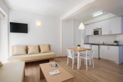 Apartamento com 1 Quarto e Varanda (2 Adultos + 2 Crian&ccedil;as) 10