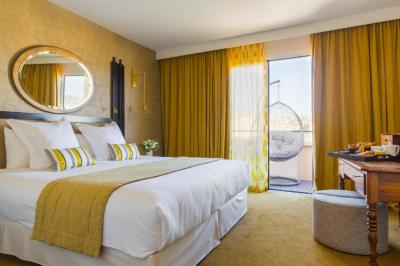 Terrace Suite with King Bed and Panoramic View 4