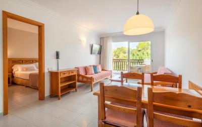 One-Bedroom Apartment 1