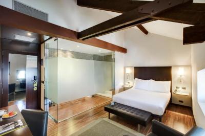 Family Room 6
