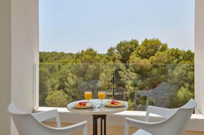 One-Bedroom Apartment 1