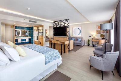 Suite (2 Adultos + 1 Criança) 5 Suite (2 Adultos + 1 Criança) 5