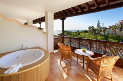 Quarto no Piso Gold com Banheira de Hidromassagem e Vista Oceano (2 Adultos + 1 Criança) 17 Quarto no Piso Gold com Banheira de Hidromassagem e Vista Oceano (2 Adultos + 1 Criança) 17
