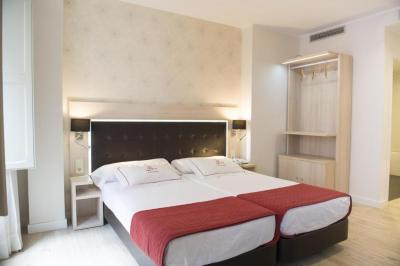 Superior Double Room (2 Adults + 1 Child ) 1