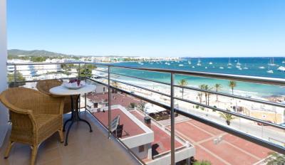 Superior Double or Twin Room with Sea View (2 adults + 2 children) 8