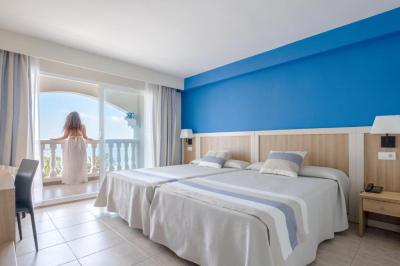 Twin Room with View (4 Adults) 18