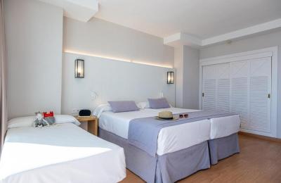 Superior Double Room with Sea View 3