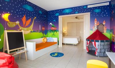 Habitación Merlin Kids (2 adultos + 1 niño) 16 Habitación Merlin Kids (2 adultos + 1 niño) 16