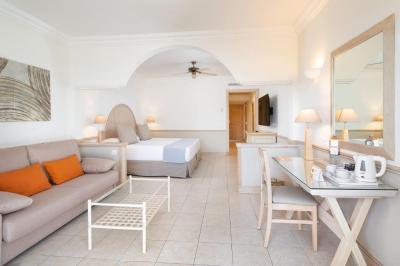 Habitación Superior Deluxe (2 adultos + 1 niño) 31 Habitación Superior Deluxe (2 adultos + 1 niño) 31