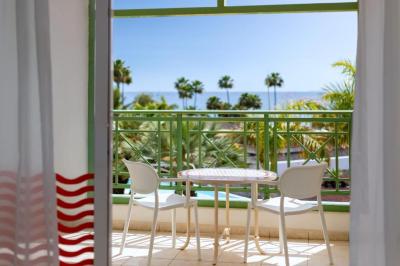 Habitación Superior Deluxe con vistas al mar (2 adultos + 1 niño) 35 Habitación Superior Deluxe con vistas al mar (2 adultos + 1 niño) 35