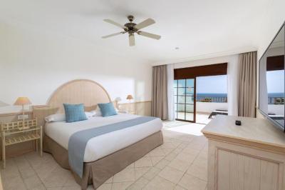Suite Gold Level Senior (2 adultos + 1 niño) 38 Suite Gold Level Senior (2 adultos + 1 niño) 38