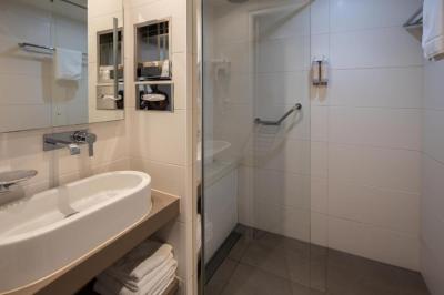 Habitaci&oacute;n Triple con vistas al jard&iacute;n 6