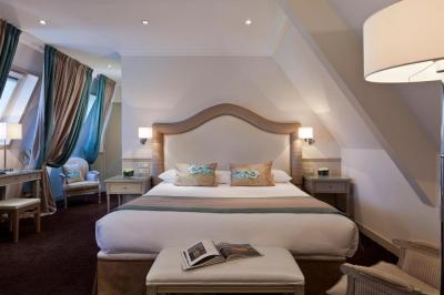 Deluxe Double or Twin Room 5