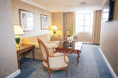 One-Bedroom Suite - Executive Floor 5