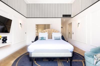 Suite Junior avec Lit Double et Piscine Priv&eacute;e&nbsp;-&nbsp;Terrasse/Rez-de-Chauss&eacute;e 9