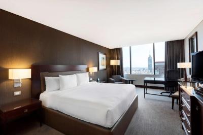 Executive King Room with Alameda View 11