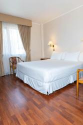 Standard Queen Room 1