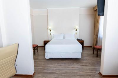 Queen Suite 4