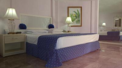 Habitaci&oacute;n con cama extragrande. 1