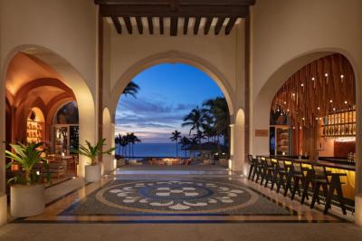 Junior Suite Ocean View with Two Double Beds 4
