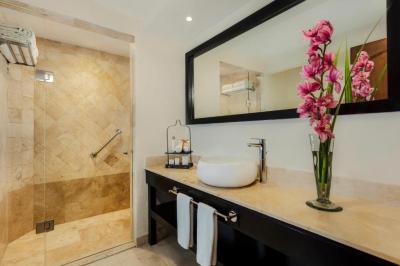 Preferred Club Two-Bedroom Suite (3 Adults + 1 Child) 23