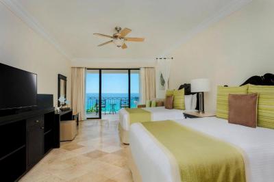 Preferred Club Junior Suite Ocean Front Double 36
