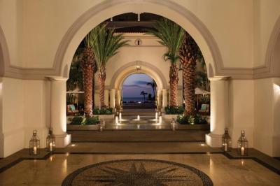 Junior Suite with Pool View 37